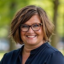 melody strang-square-med